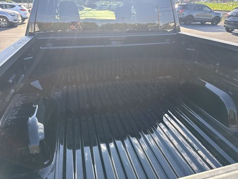 New 2026 GMC Sierra 1500 SLT image 5