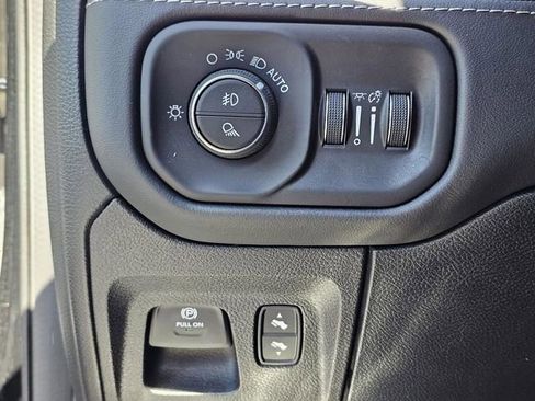 Used 2022 RAM 1500 Limited AWD/4WD image 21