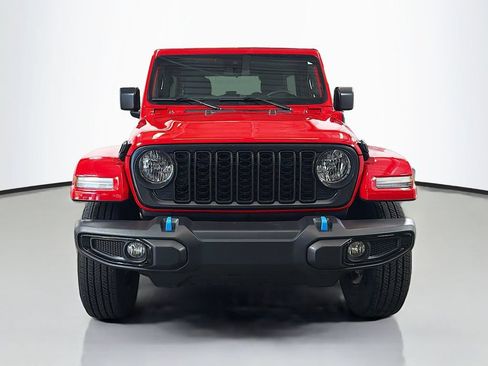 Used 2024 Jeep Wrangler Unlimited w/ Convenience Group AWD/4WD image 2