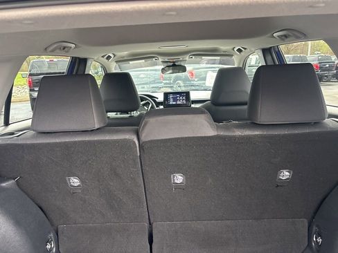 Used 2023 Toyota Corolla Cross LE w/ Moonroof Package image 15