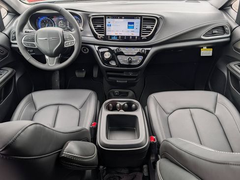 New 2026 Chrysler Pacifica Select AWD/4WD image 8