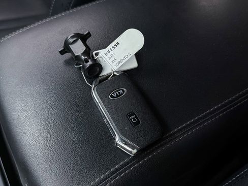 Used 2021 Kia Sorento S image 28