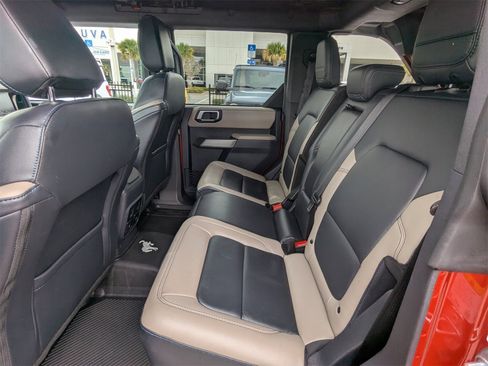 Used 2023 Ford Bronco Wildtrak image 14