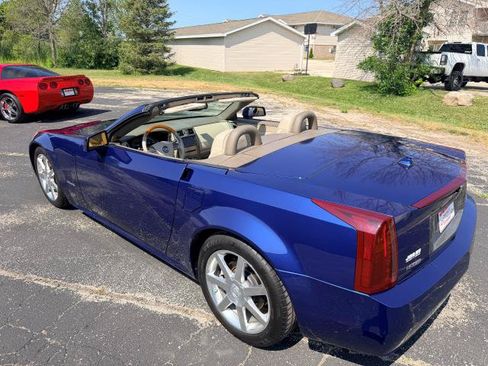 Used 2005 Cadillac XLR RWD image 5