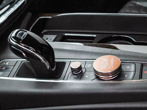 Used 2023 Cadillac Escalade Sport Platinum w/ LPO, ONYX Package image 29