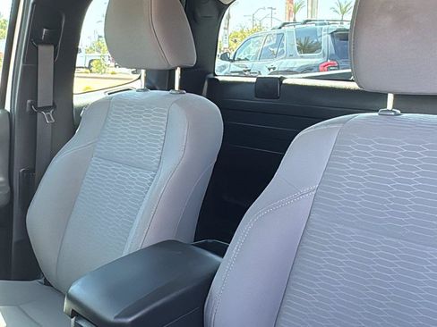 Used 2018 Toyota Tacoma SR RWD image 28