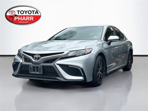 Used 2023 Toyota Camry SE image 1