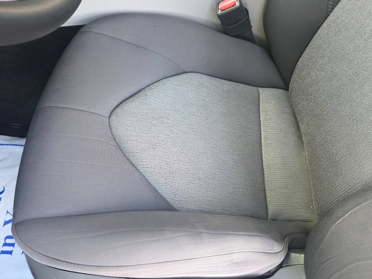 Used 2021 Toyota Camry LE w/ Carpet Mat Package (TMS) FWD image 13