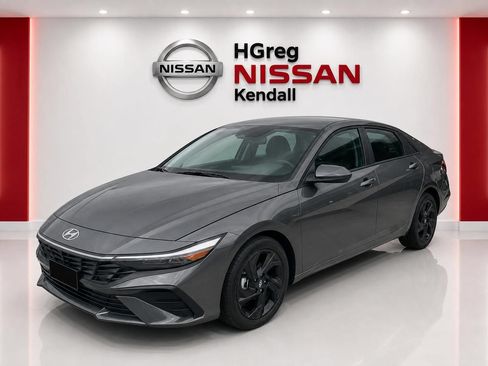 Used 2026 Hyundai Elantra Sport FWD image 3