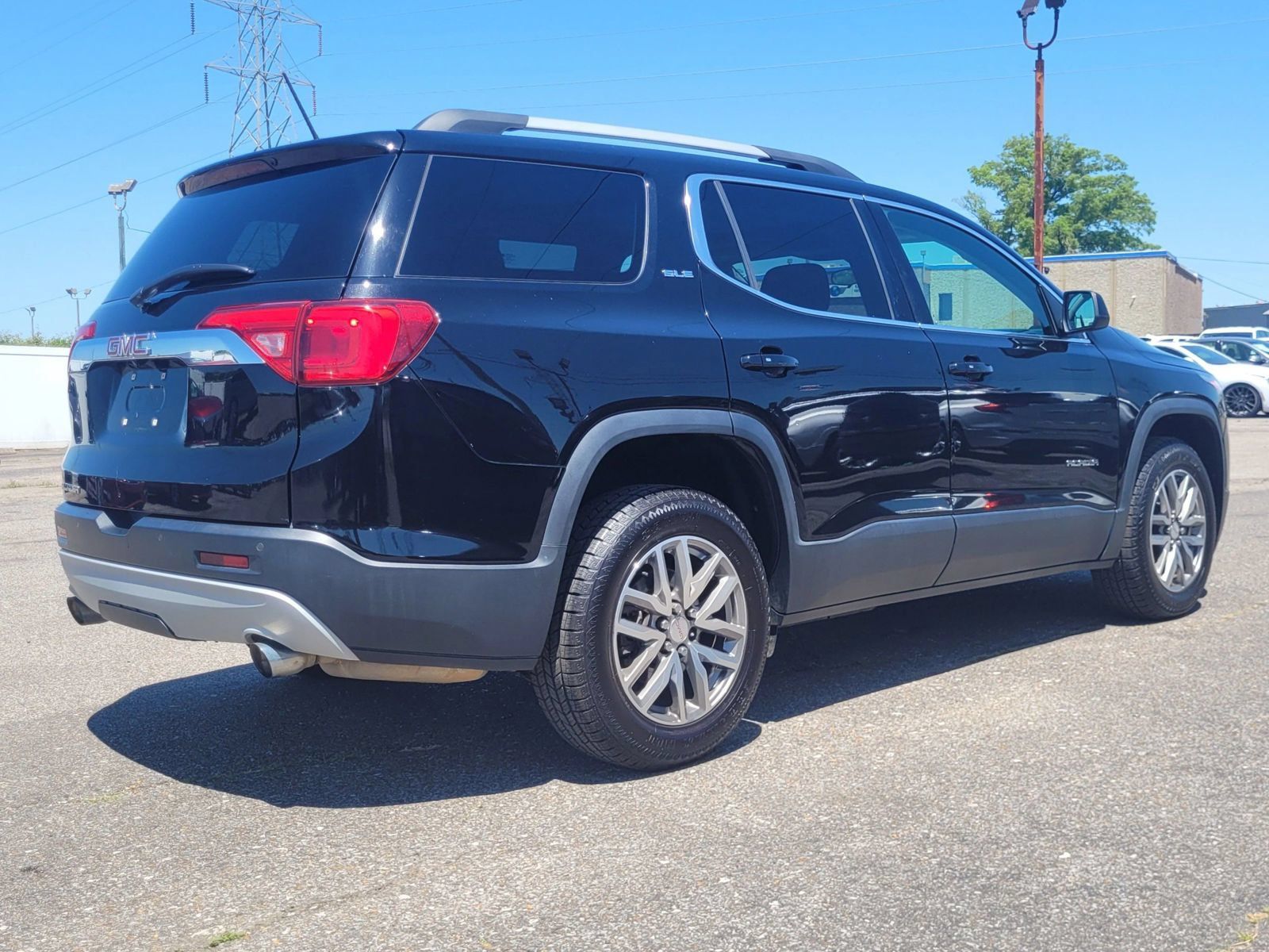 Used 2017 GMC Acadia SLE w/ Driver Alert Package I FWD image 10