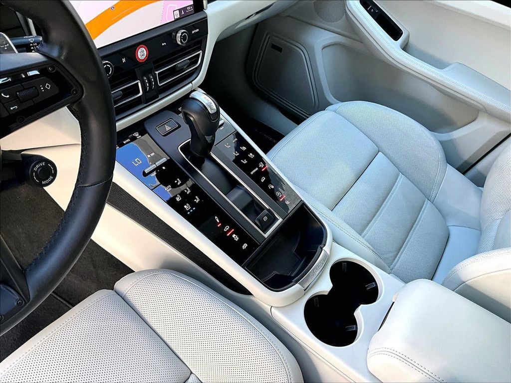 Certified 2023 Porsche Macan GTS AWD/4WD image 20