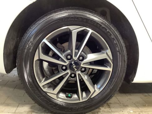 Certified 2023 Kia Forte LXS w/ LXS Technology Package image 24