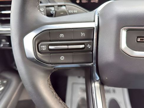 Used 2025 GMC Yukon XL Denali image 16