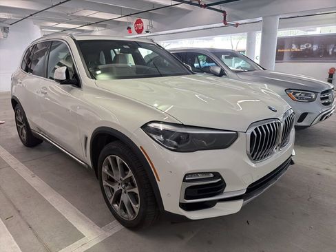 Used 2021 BMW X5 sDrive40i w/ Premium Package image 1