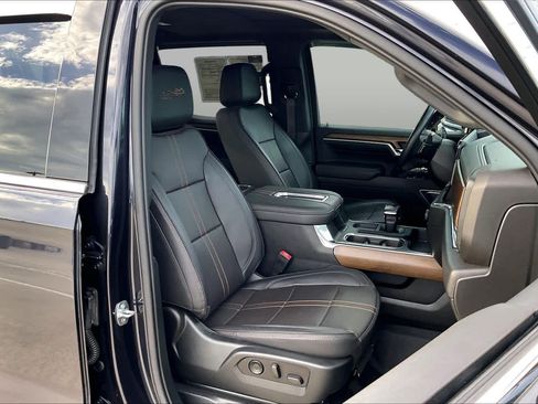 Certified 2022 Chevrolet Silverado 1500 High Country w/ High Country Premium Package AWD/4WD image 9