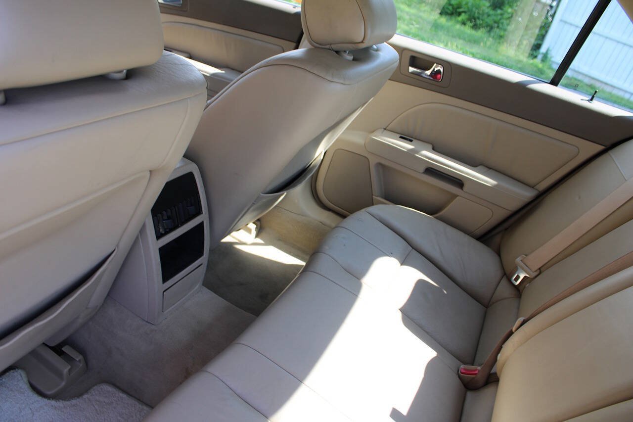 Used 2005 Cadillac STS w/ Preferred Equipment Group RWD image 31