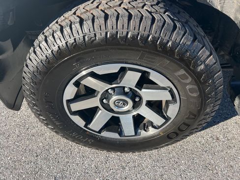 Certified 2022 Toyota 4Runner TRD Off-Road Premium image 17