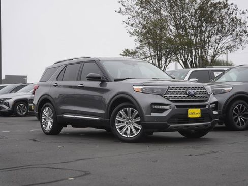 Certified 2022 Ford Explorer Limited w/ Equipment Group 301A image 2