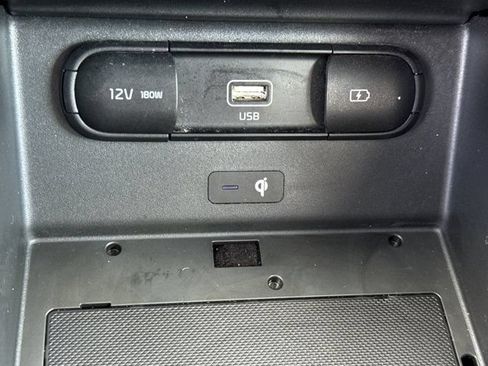 Used 2022 Kia Telluride S FWD image 24