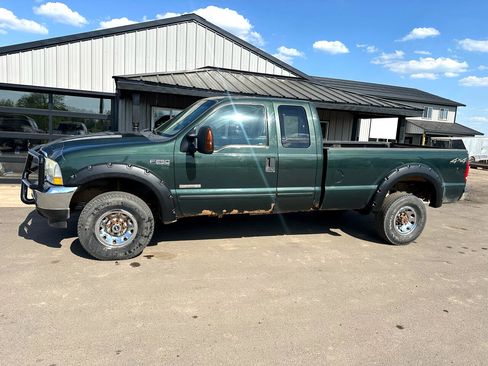 Used 2003 Ford F250 XLT image 3