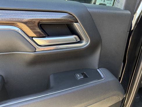 Used 2025 Chevrolet Silverado 1500 LT Trail Boss w/ Convenience Package II AWD/4WD image 30