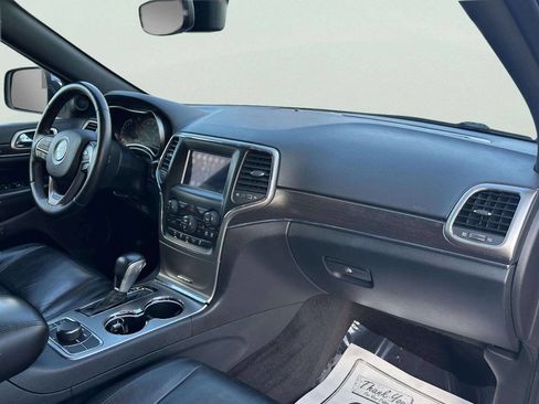 Used 2018 Jeep Grand Cherokee Limited image 13