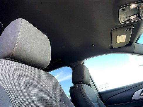 Used 2023 Chevrolet Traverse LT image 14