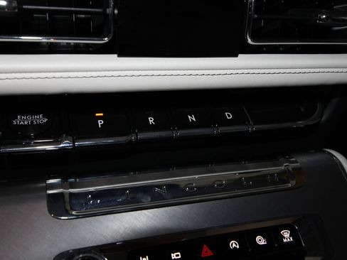 Used 2026 Lincoln Aviator AWD image 17