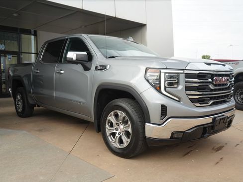 Used 2024 GMC Sierra 1500 SLT RWD image 3