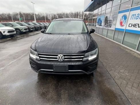 Used 2019 Volkswagen Tiguan SE w/ Panoramic Sunroof Package image 3