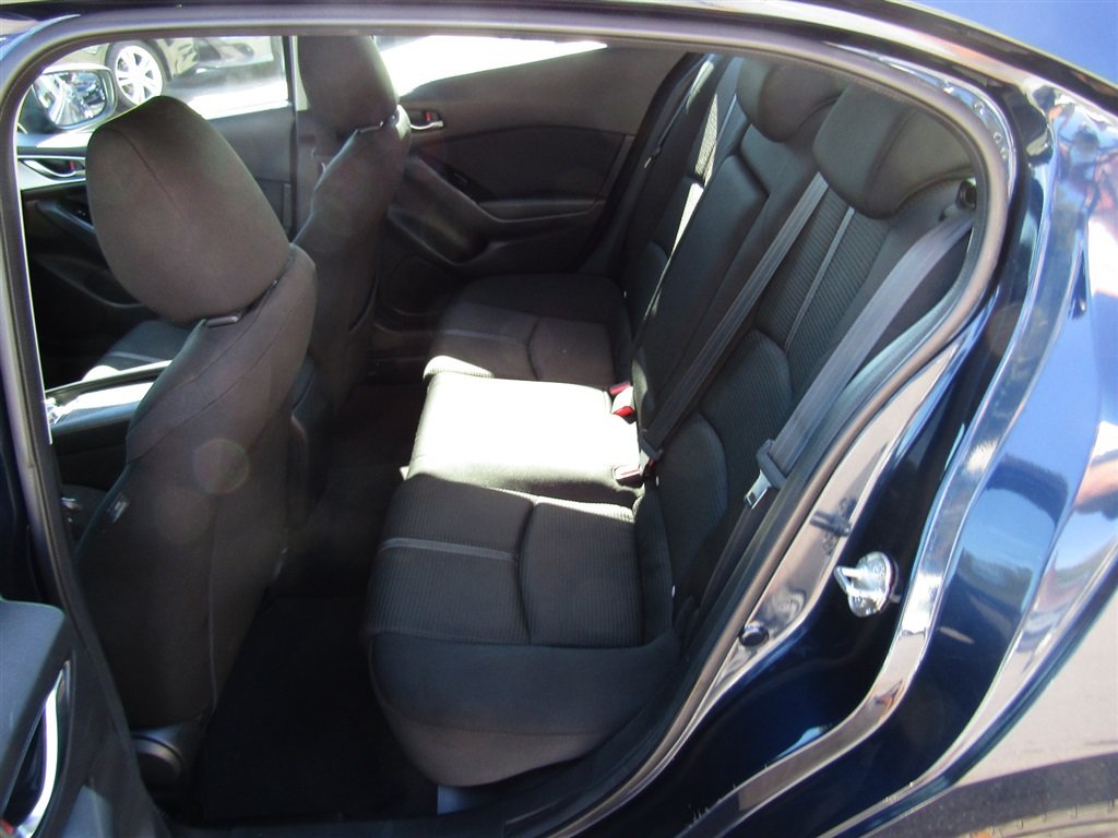 Used 2017 MAZDA MAZDA3 Sport w/ Preferred Equipment Package FWD image 16