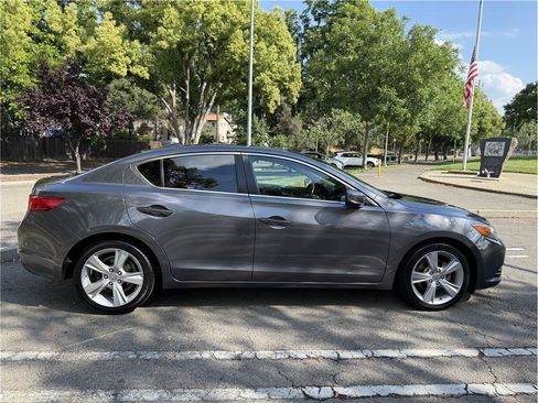 Used 2015 Acura ILX w/ Technology Package FWD image 8