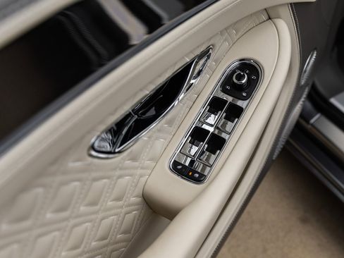 Used 2022 Bentley Continental GT image 22