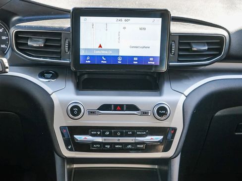 Used 2022 Ford Explorer XLT w/ Equipment Group 202A image 12