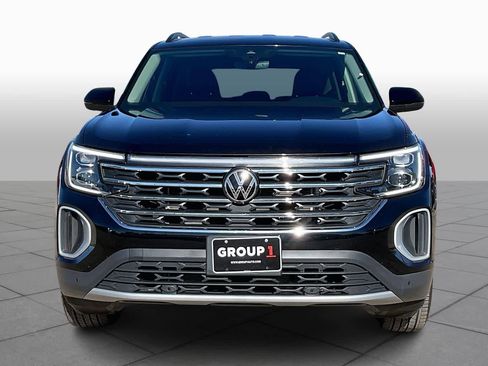 Used 2025 Volkswagen Atlas SE image 4