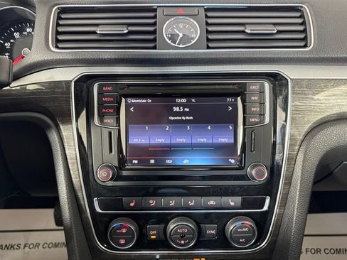 Used 2016 Volkswagen Passat 1.8T SE FWD image 15