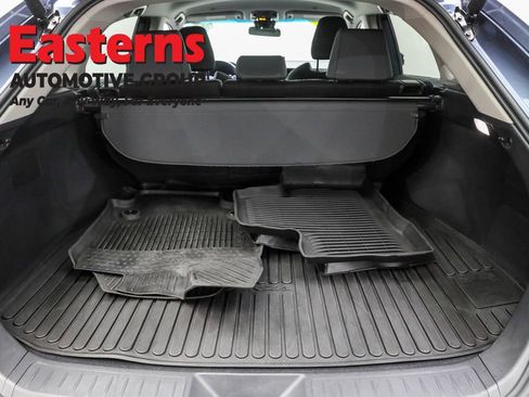 Used 2024 Toyota Venza LE image 9