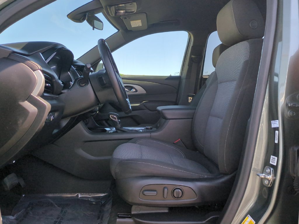 Used 2023 Chevrolet Traverse LT FWD image 21