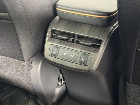 Used 2025 Nissan Ariya AWD image 30