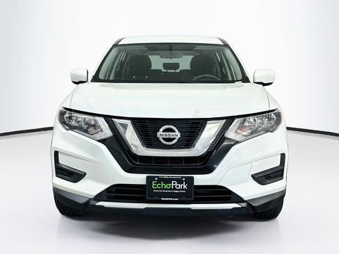 Used 2017 Nissan Rogue S AWD/4WD image 2