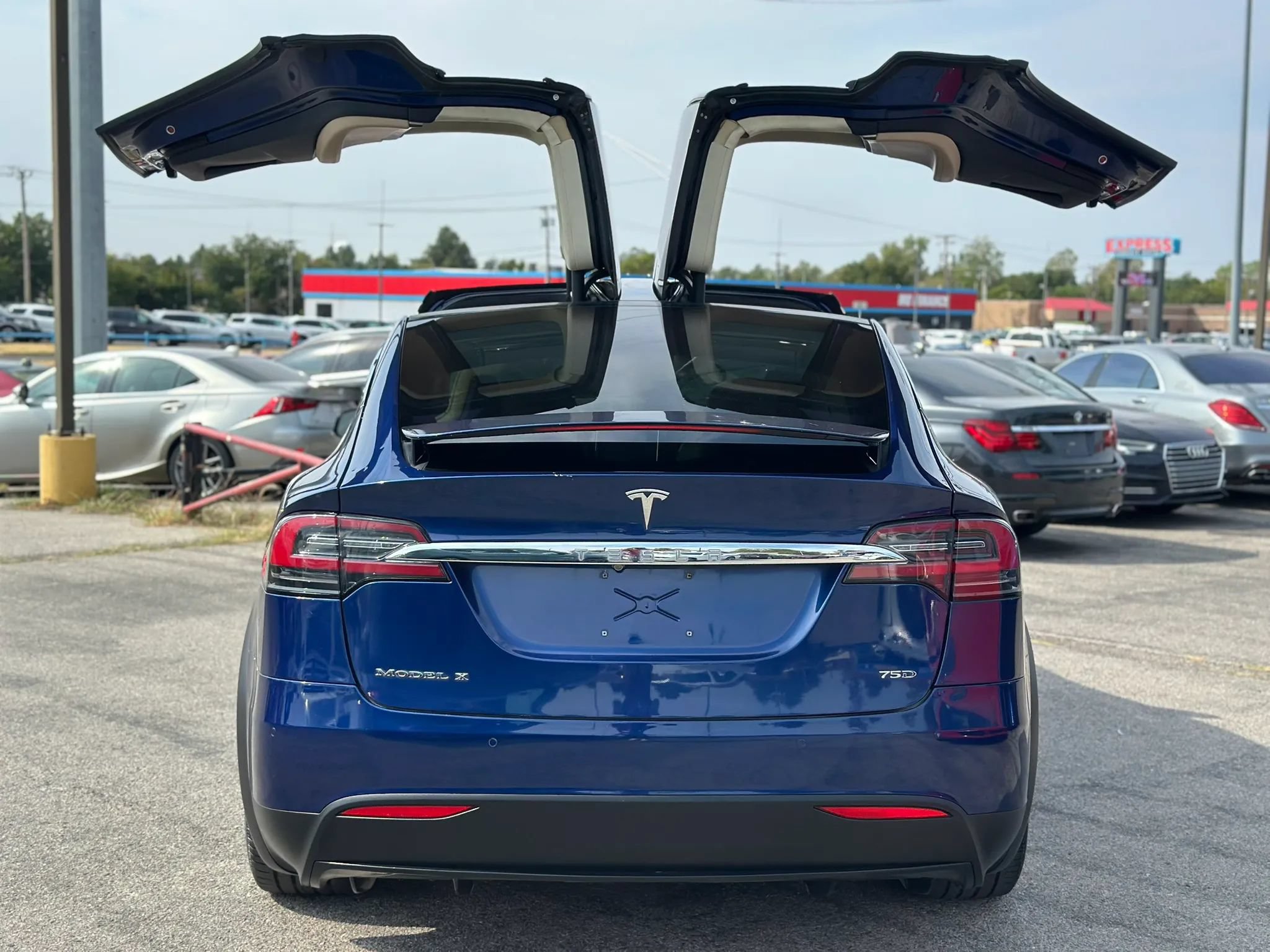 Used 2017 Tesla Model X 75D AWD/4WD image 11