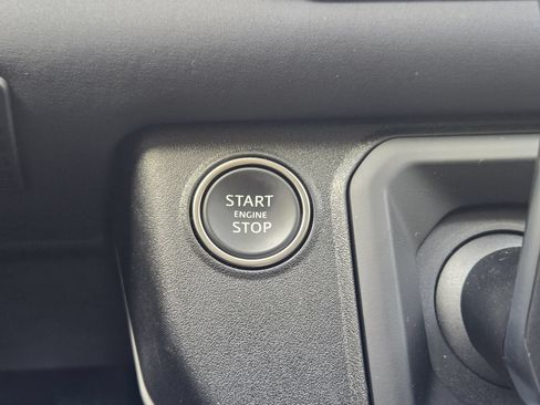 Used 2025 Land Rover Defender 110 S AWD/4WD image 21
