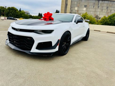 Used 2018 Chevrolet Camaro ZL1 image 57