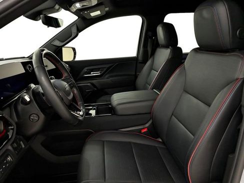 Certified 2025 Chevrolet Silverado EV RST AWD/4WD image 12
