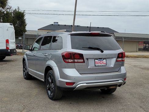 Used 2020 Dodge Journey Crossroad image 4