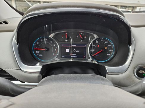 Used 2021 Chevrolet Traverse LT w/ LT Premium Package image 11