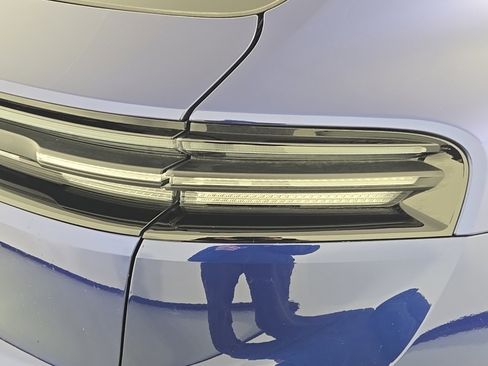 Used 2024 Porsche Macan 4 Electric image 9