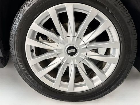 Used 2023 Cadillac Escalade ESV Luxury AWD/4WD image 34