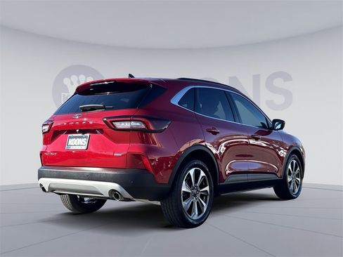 Used 2023 Ford Escape Platinum w/ Premium Technology Package image 7