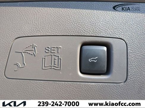 Used 2021 Lincoln Corsair AWD w/ Sport Package image 13